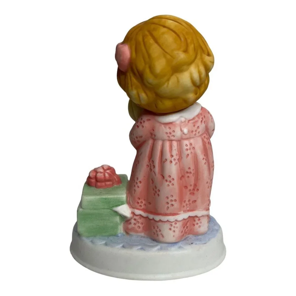 Tender‎ Memories 1990 Figurine God Bless My Dolly Christmas Birthday Avon